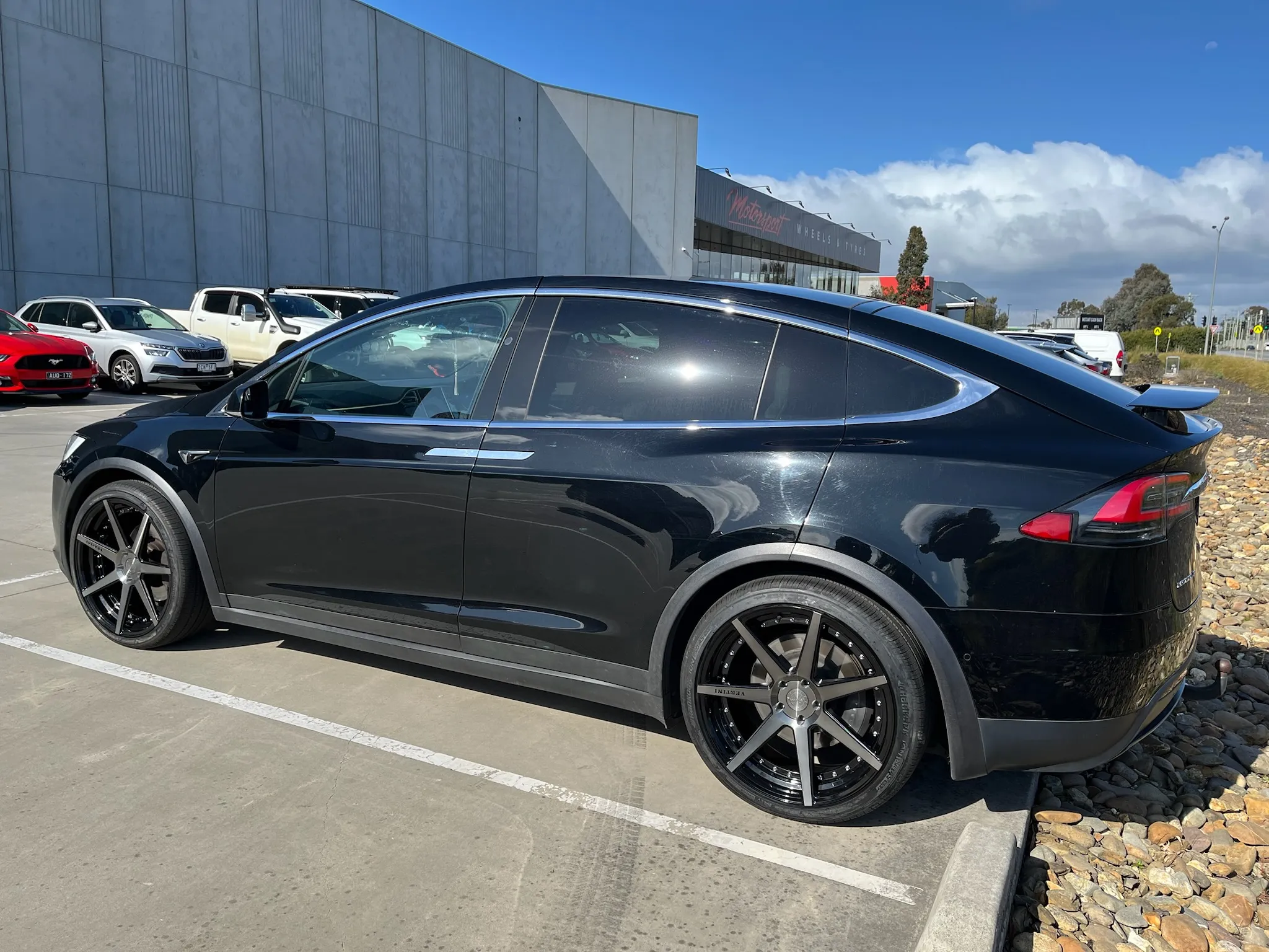 TESLA MODEL X with 22 INCH VERTINI DYNASTY WHEELS |  | TESLA